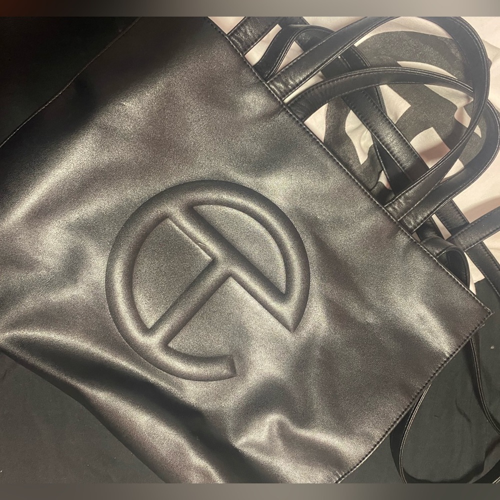 Medium Shopping Bag - Black